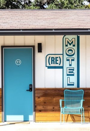 (Re)motel
